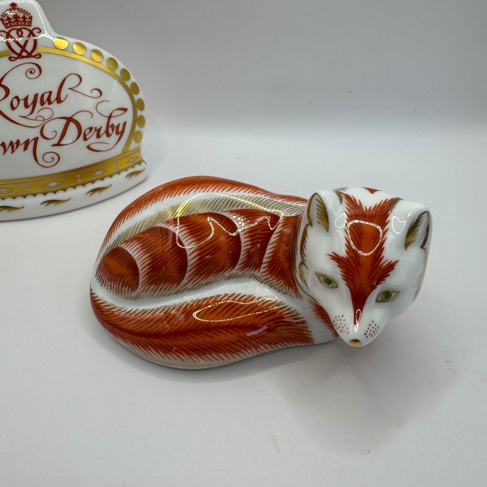Royal Crown Derby "Red Fox" Fine Bone China Paperweight. Gold Stopper. EUC.